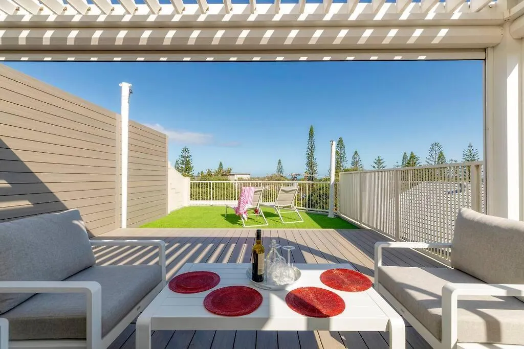 Salt & Sky - Kawana Rooftop Beach Break Buddina Apartment