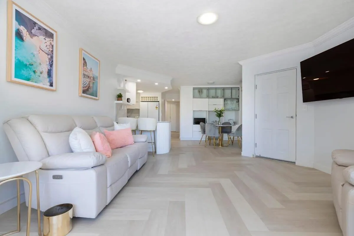 Salt & Sky - Kawana Rooftop Beach Break Buddina Apartment