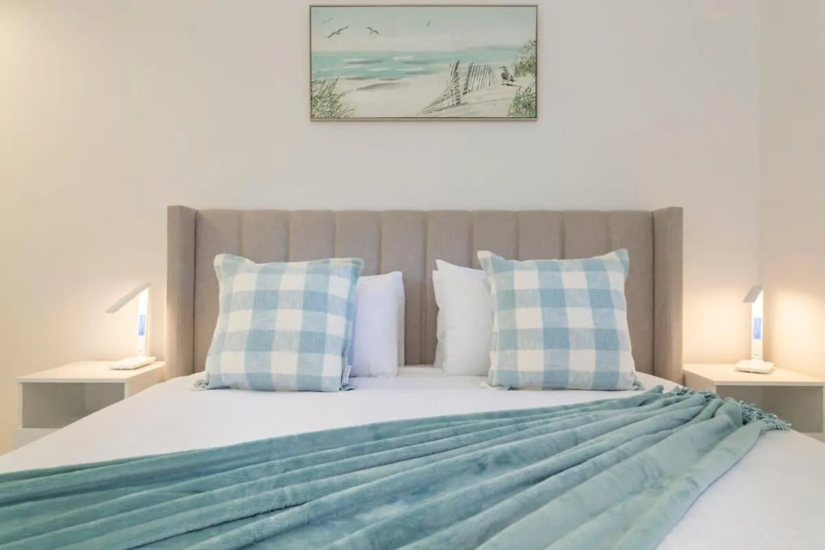 Apartment Salt & Sky - Kawana Rooftop Beach Break Buddina Australia