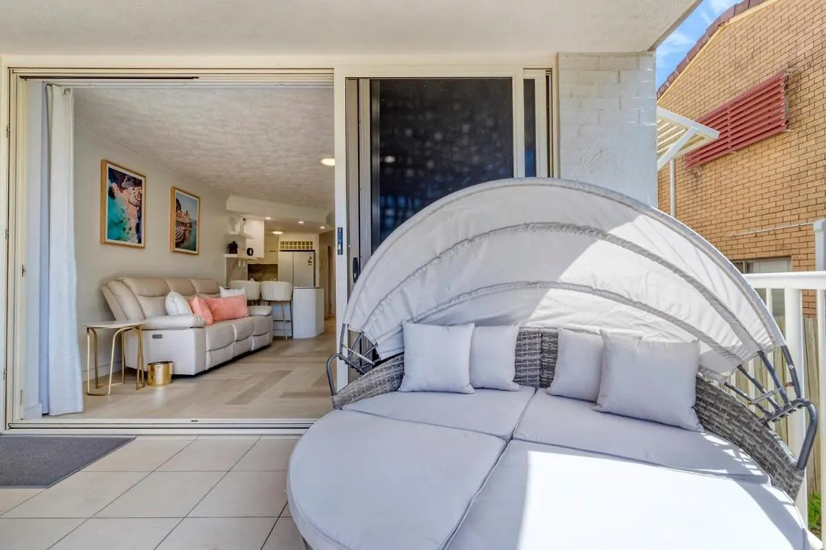 Salt & Sky - Kawana Rooftop Beach Break Buddina Apartment