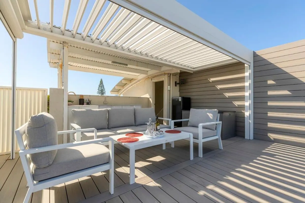 Salt & Sky - Kawana Rooftop Beach Break Buddina Apartment