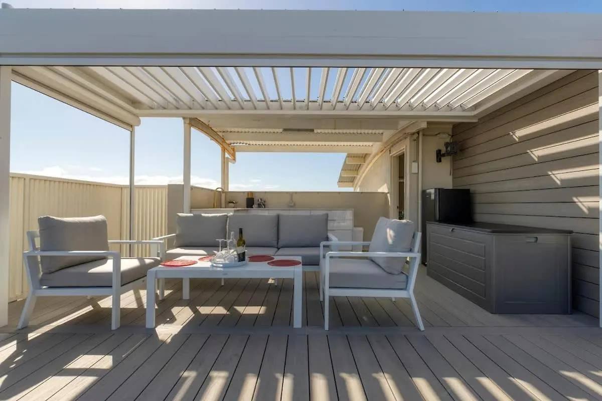Salt & Sky - Kawana Rooftop Beach Break Buddina 0*,